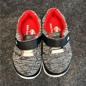 See Kai Run Basics Toddler Size 5 Stryker Shoes Gray / Black
